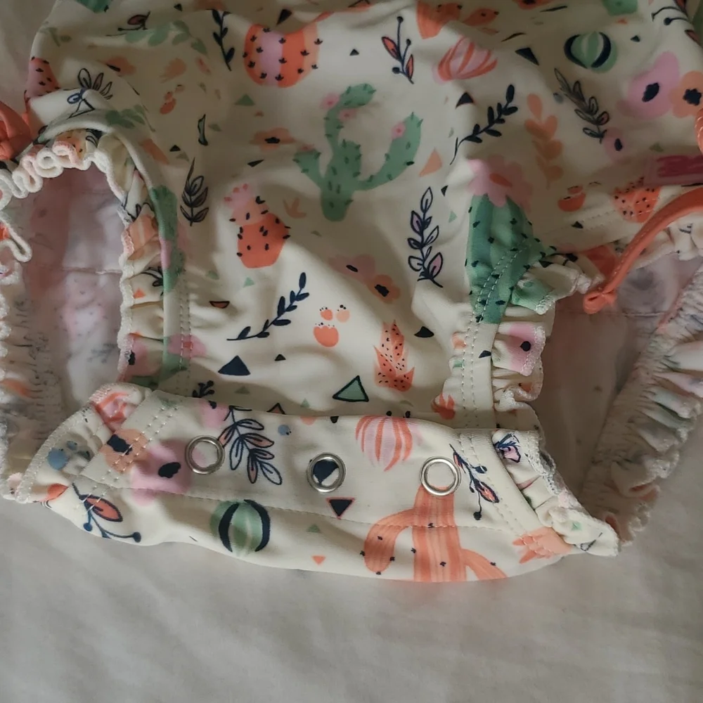 Adorable Rufflebutts Rashguard - Picture 5 of 10